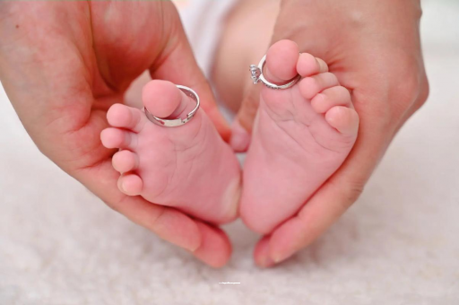 岳阳怎样给宝宝喂奶